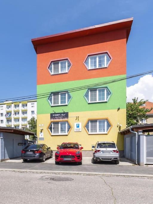 Cozy Apartment Near Hockey & Football Arena Братислава Екстериор снимка